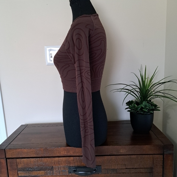 Pretty Little Thing Brown Activewear Top Sport Crop Top Long Sleeved Size Medium - Picture 4 of 11